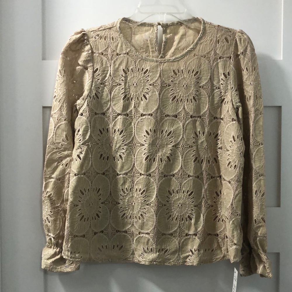NEW CUPSHE Eyelet Top Womens M Shirt Dressy Embroidered Crochet blouse NWT Beige - Picture 2 of 14